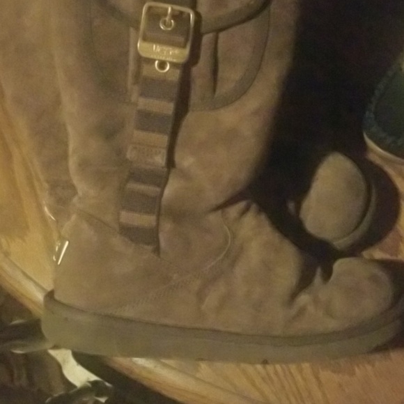 Ugg boots - Picture 2 of 2